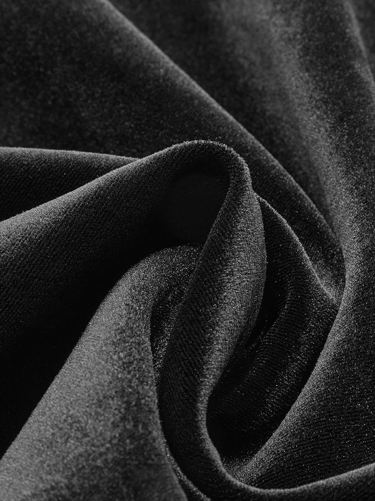 Damen-Samtminikleid mit Rückenakzent | kurze Ausführung