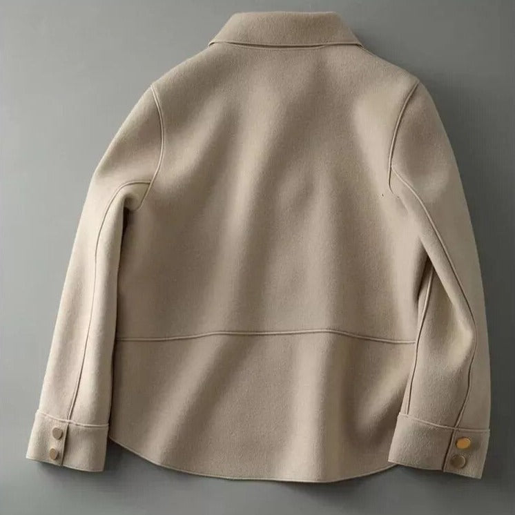 Damen-Daunenjacke mit Knopfverschluss | kompakte winterform