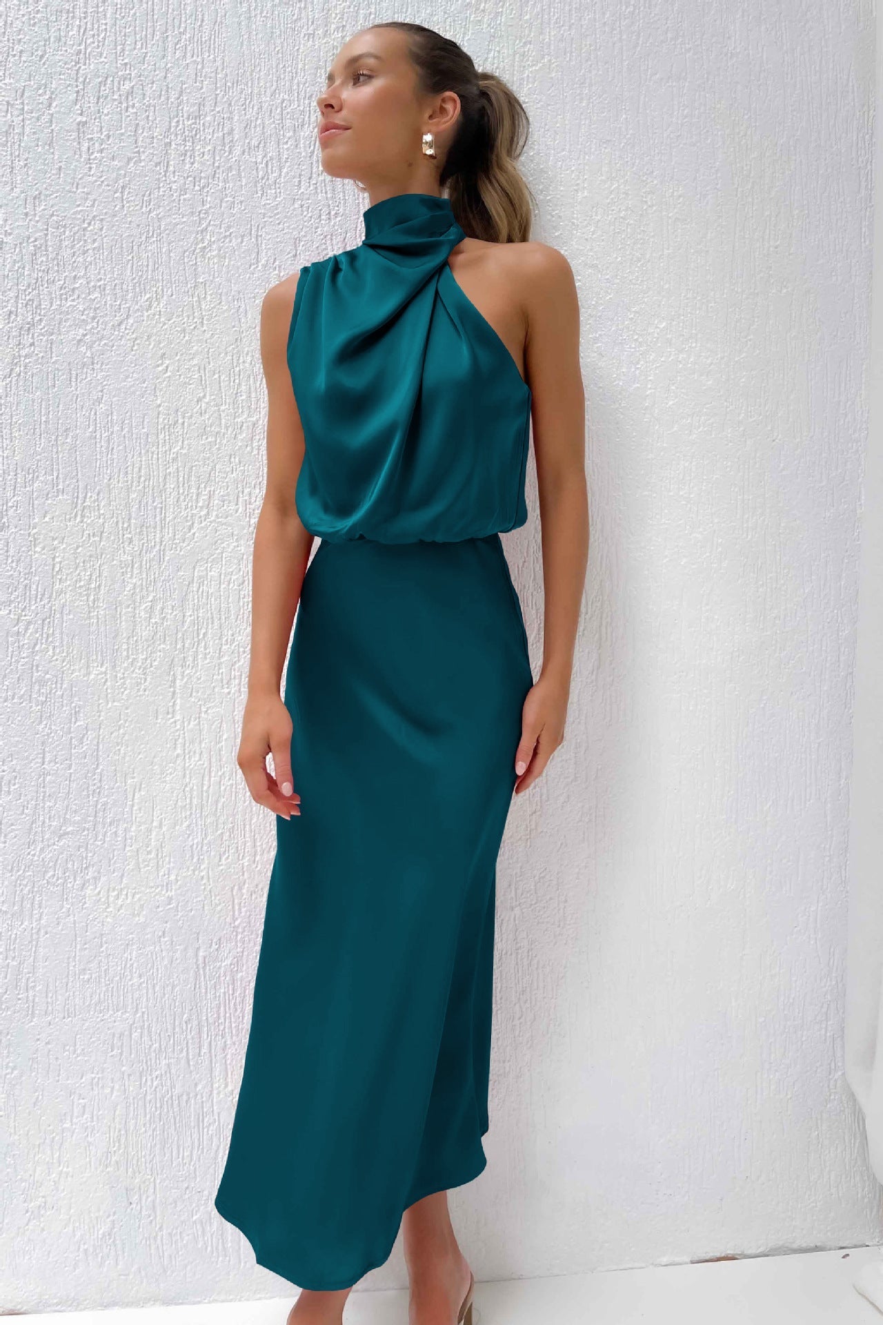 Damenkleid | Neckholder und A-Linienschnitt