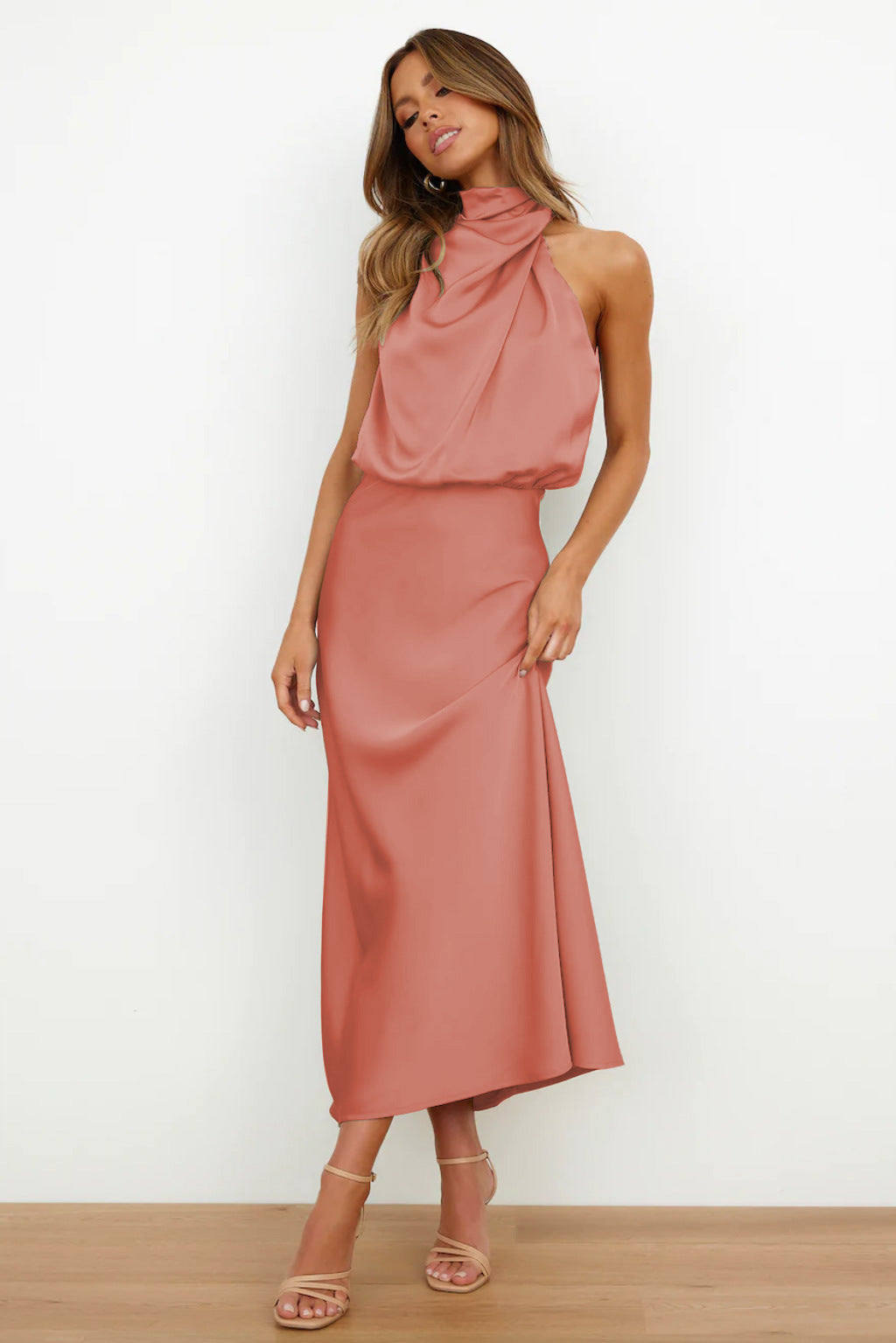 Damenkleid | Neckholder und A-Linienschnitt