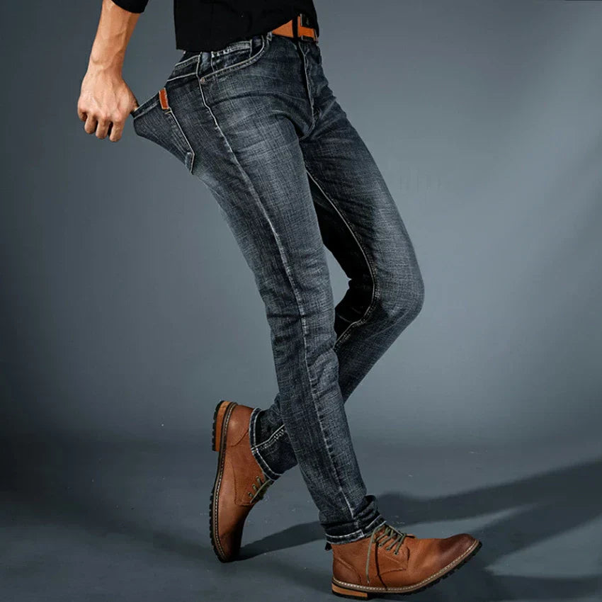 Herren Jeans | Schmaler Schnitt mit sichtbaren Bundschlaufen