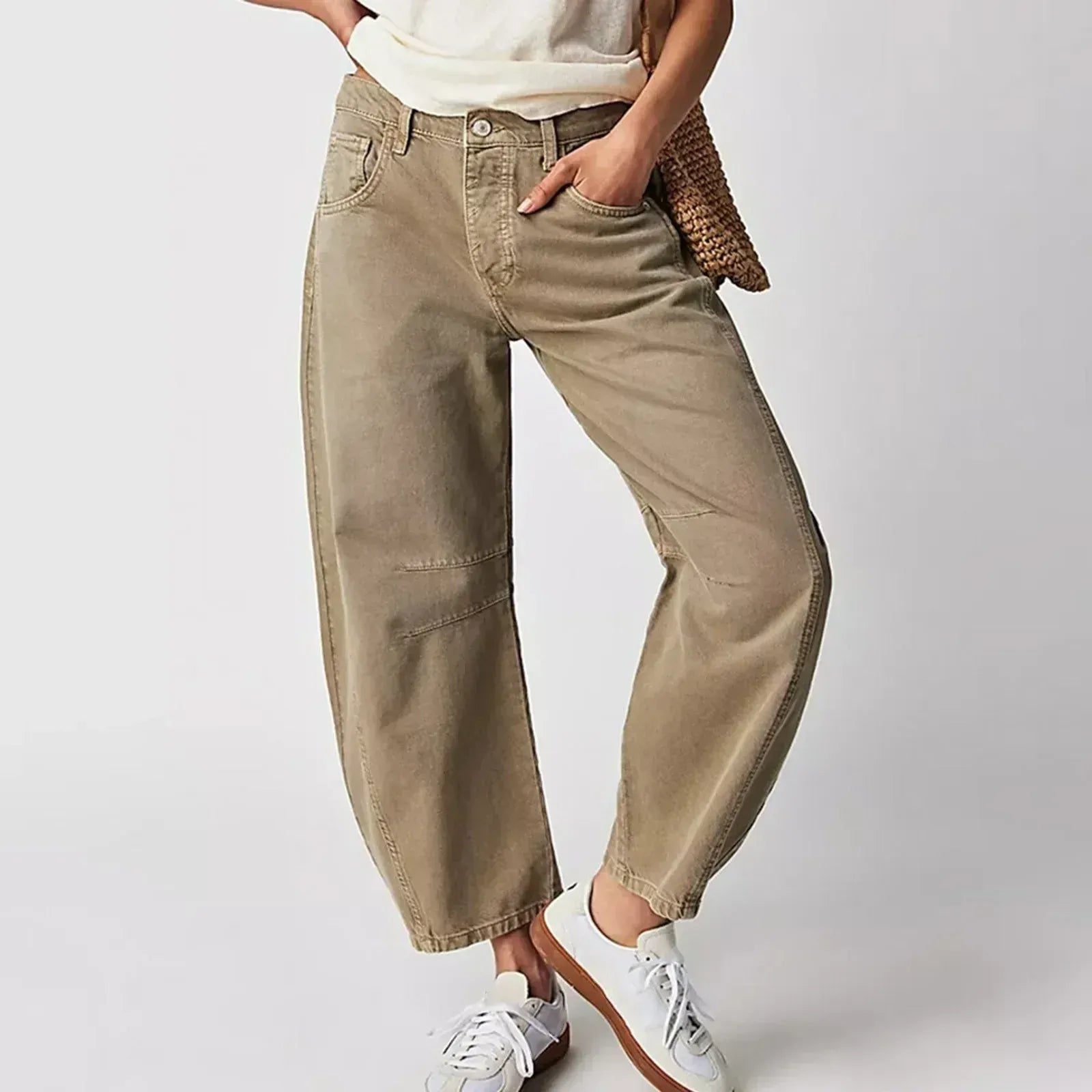 Damen Jeans | weiter Beinverlauf mit Bund und Taschen