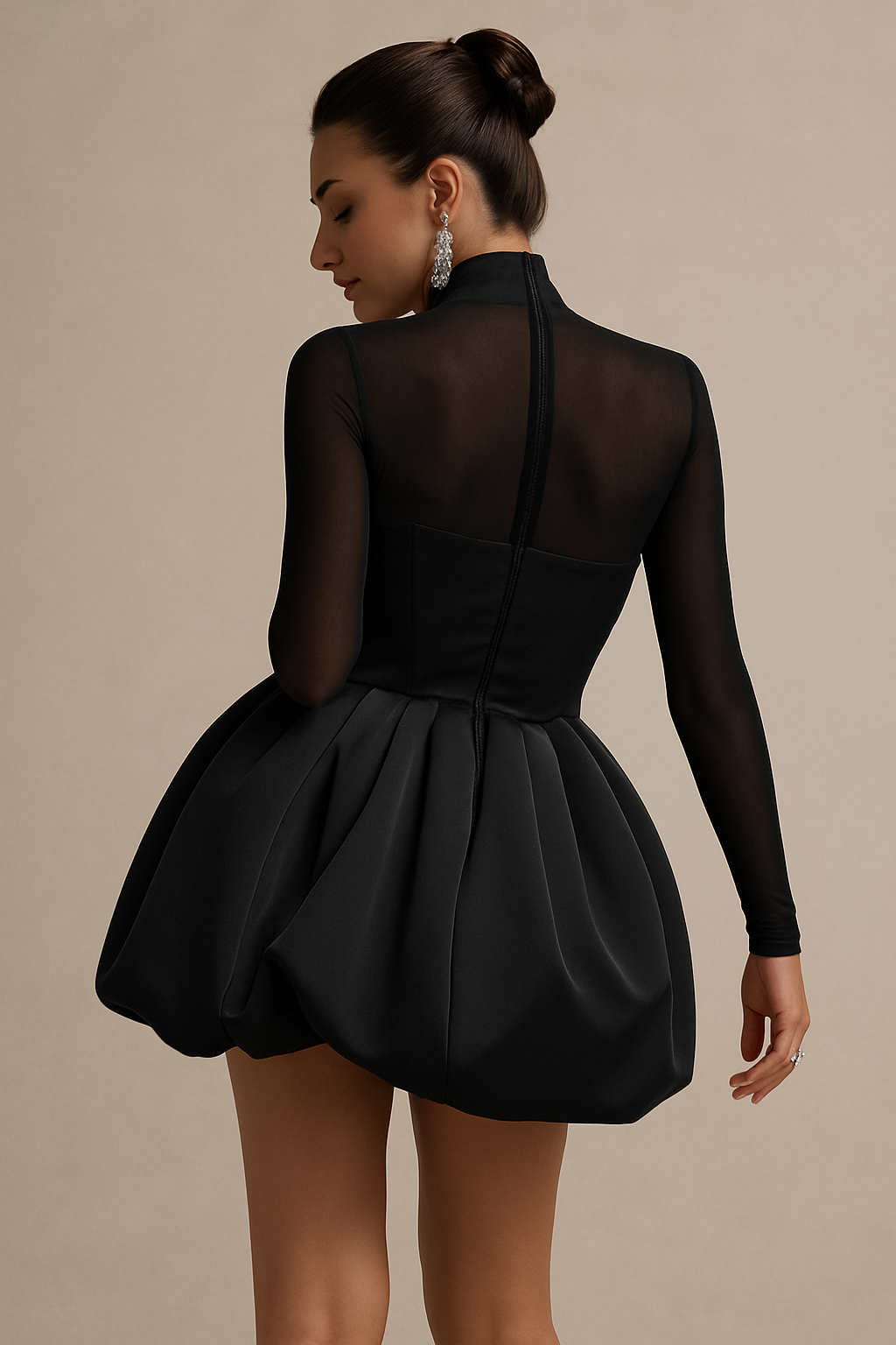 Damen Kleid | kurze Ausführung mit Volants und V-Ausschnitt