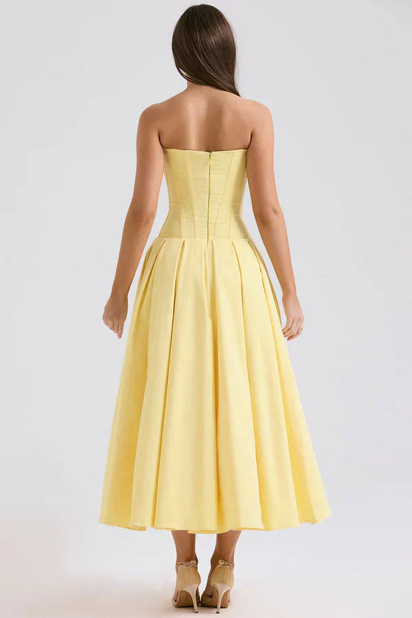 Damenkleid | Trägerlose Ausführung und mittlere Länge