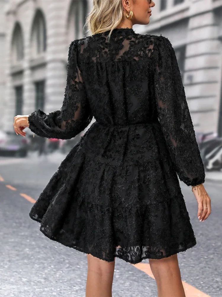 Damenkleid | Kurze Ausführung mit gerader Linienführung