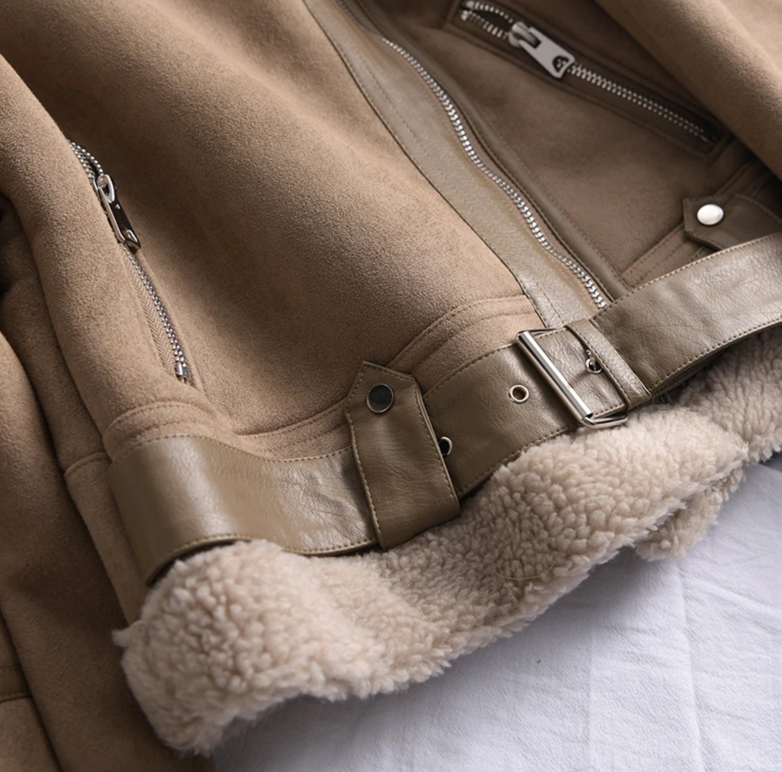 Damen Jacke | kurze Form mit Reißverschluss und gefütterter Innenseite