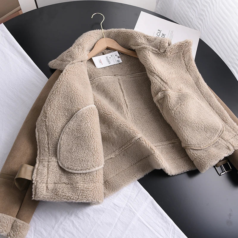 Damen Jacke | kurze Form mit Reißverschluss und gefütterter Innenseite