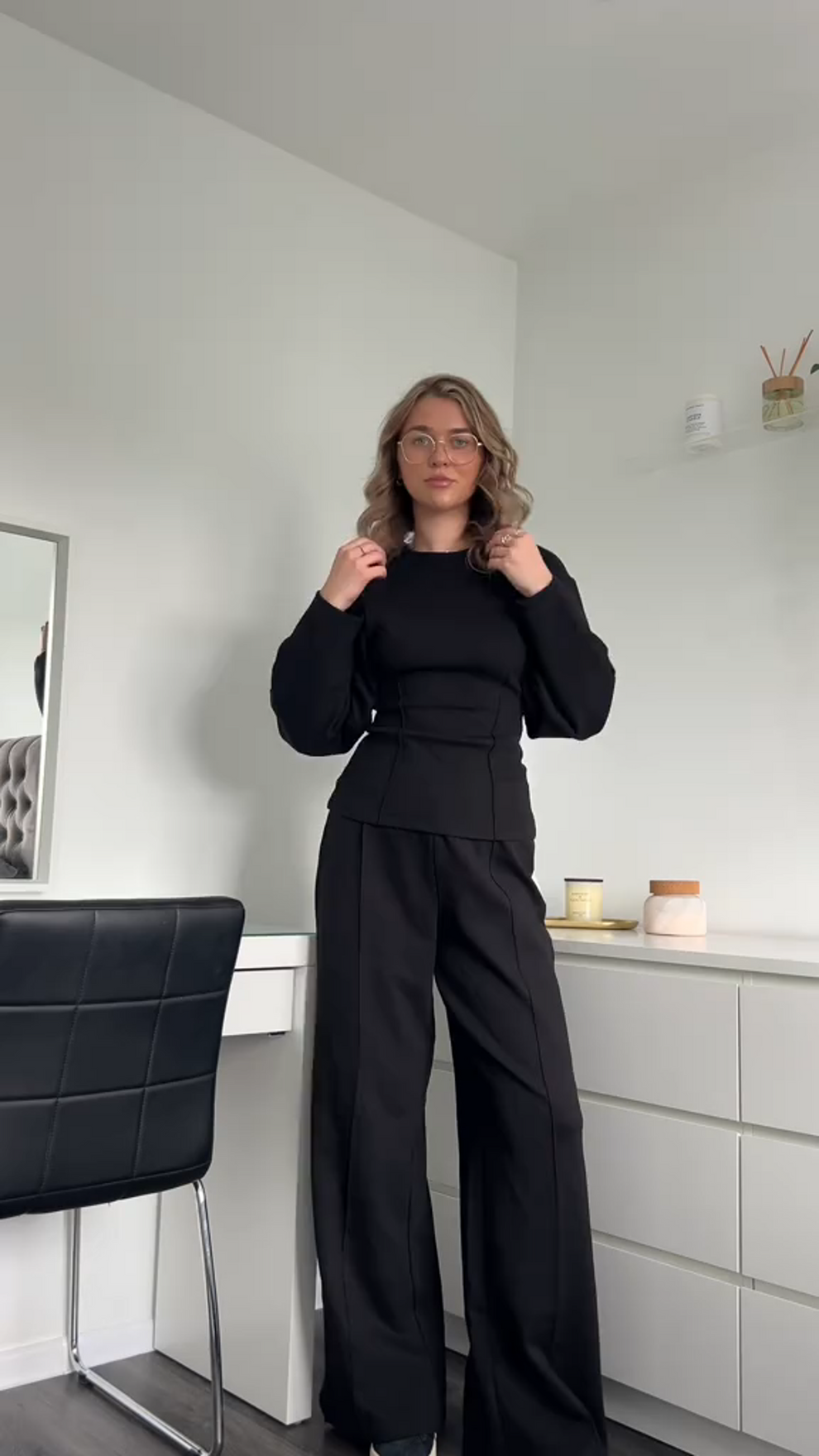 Damen Set | Oversized Top mit weitem Bein und klarer Form
